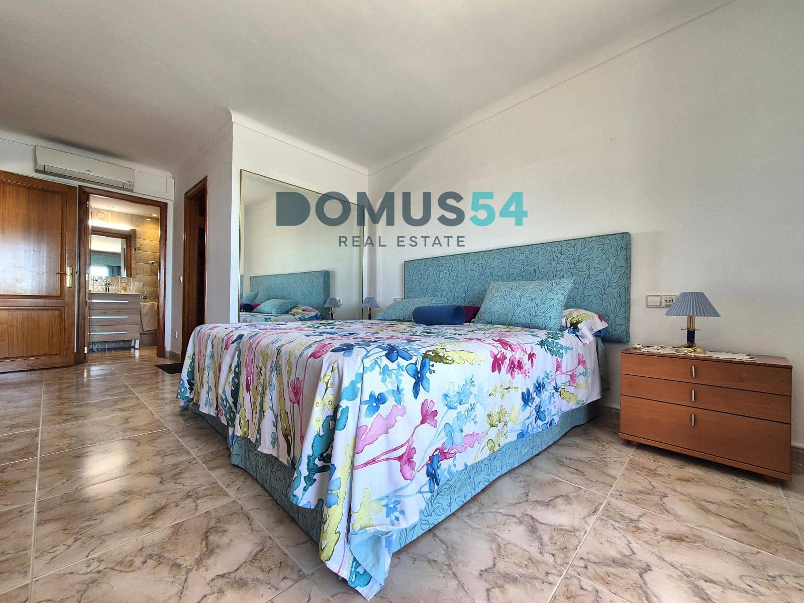 4 bedroom Flat for rent in Puerto de Alcudia with garage - € 2,500 (Ref: 9700030)