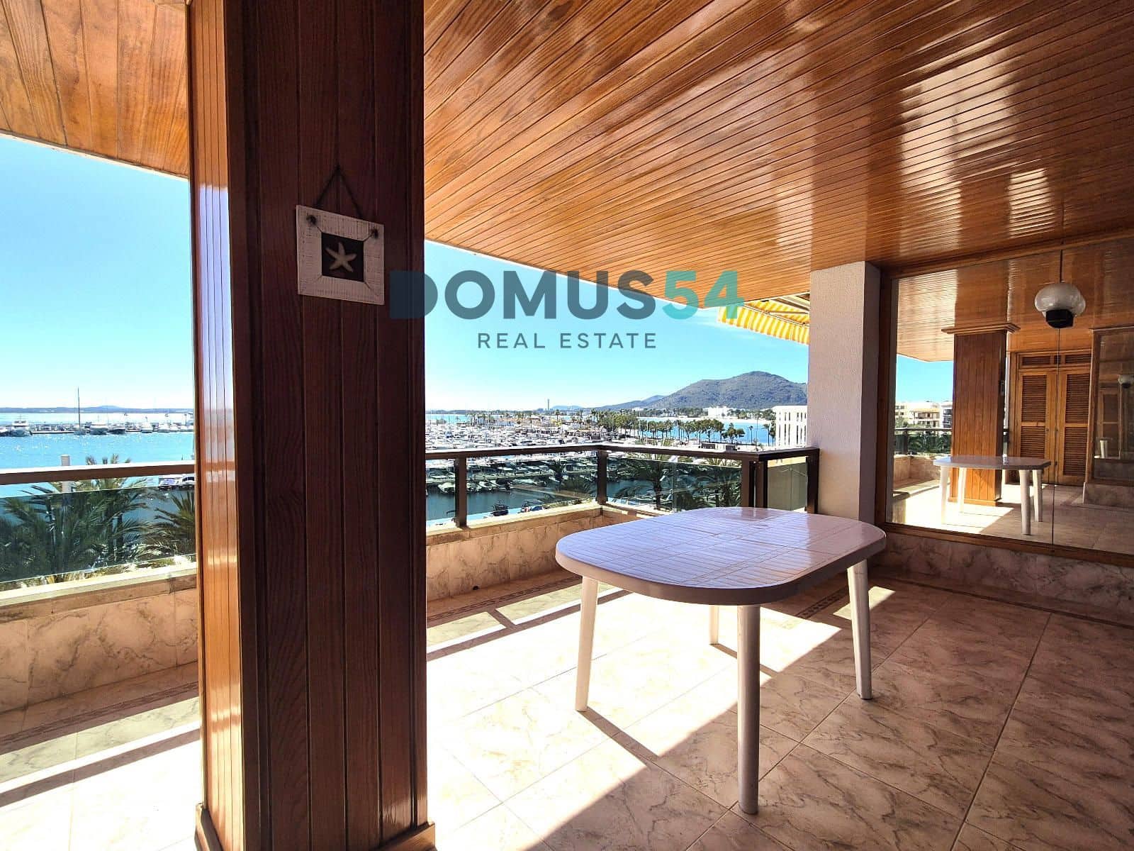 4 bedroom Flat for rent in Puerto de Alcudia with garage - € 2,500 (Ref: 9700030)