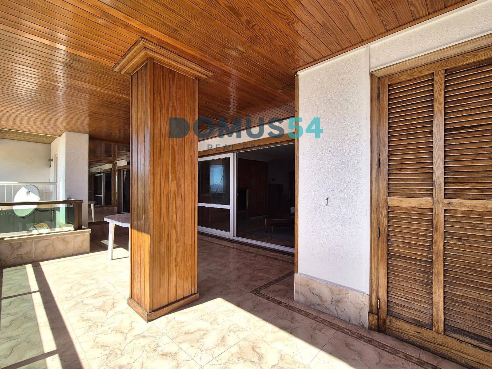 4 bedroom Flat for rent in Puerto de Alcudia with garage - € 2,500 (Ref: 9700030)