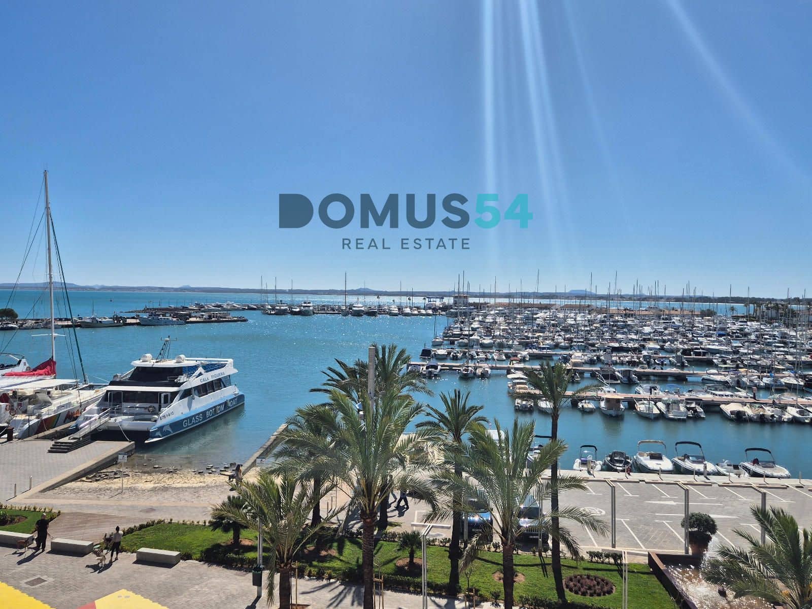 4 Zimmer Wohnung zu vermieten in Puerto de Alcudia mit Garage - 2.500 € (Ref: 9700030)
