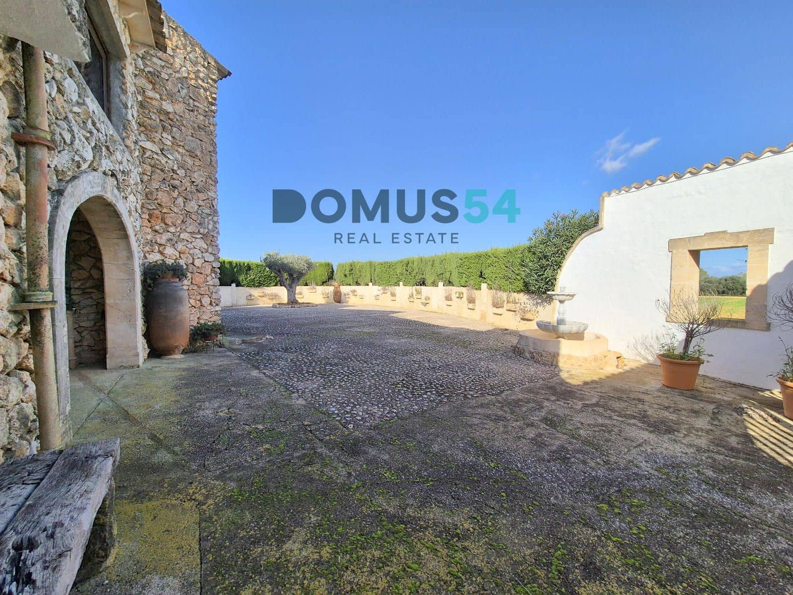 4 soveværelse Villa til leje i Muro - € 2.300 (Ref: 9757827)