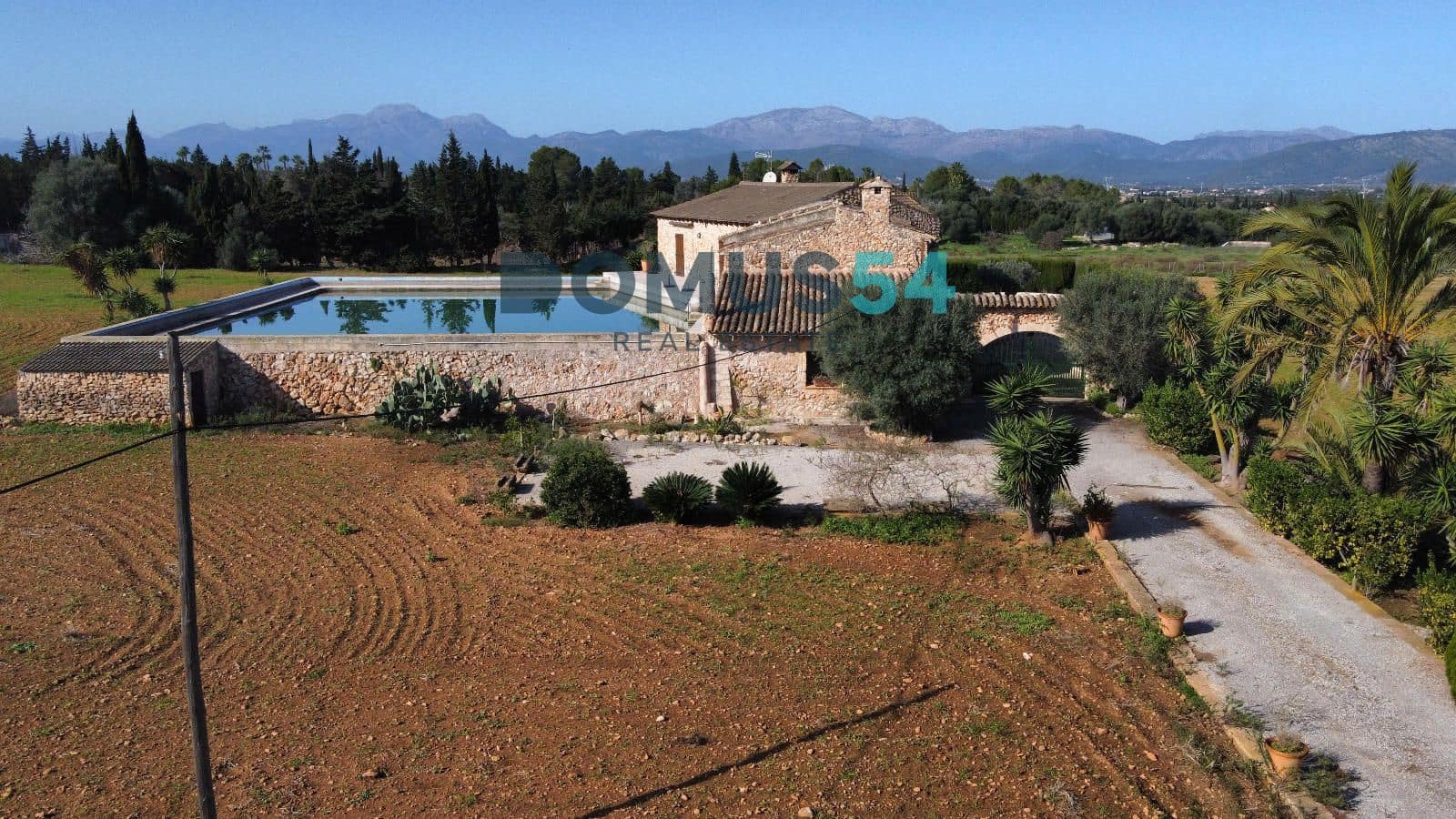 4 soveværelse Villa til leje i Muro - € 2.300 (Ref: 9757827)