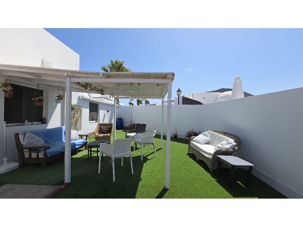 2 sypialnia Bungalow na sprzedaż w Playa Blanca z basenem - 385 000 € (Ref: 10008236)