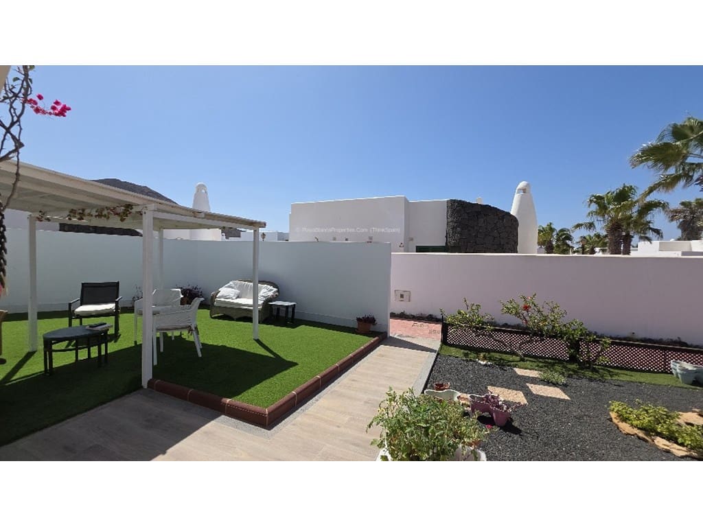 2 sypialnia Bungalow na sprzedaż w Playa Blanca z basenem - 385 000 € (Ref: 10008236)