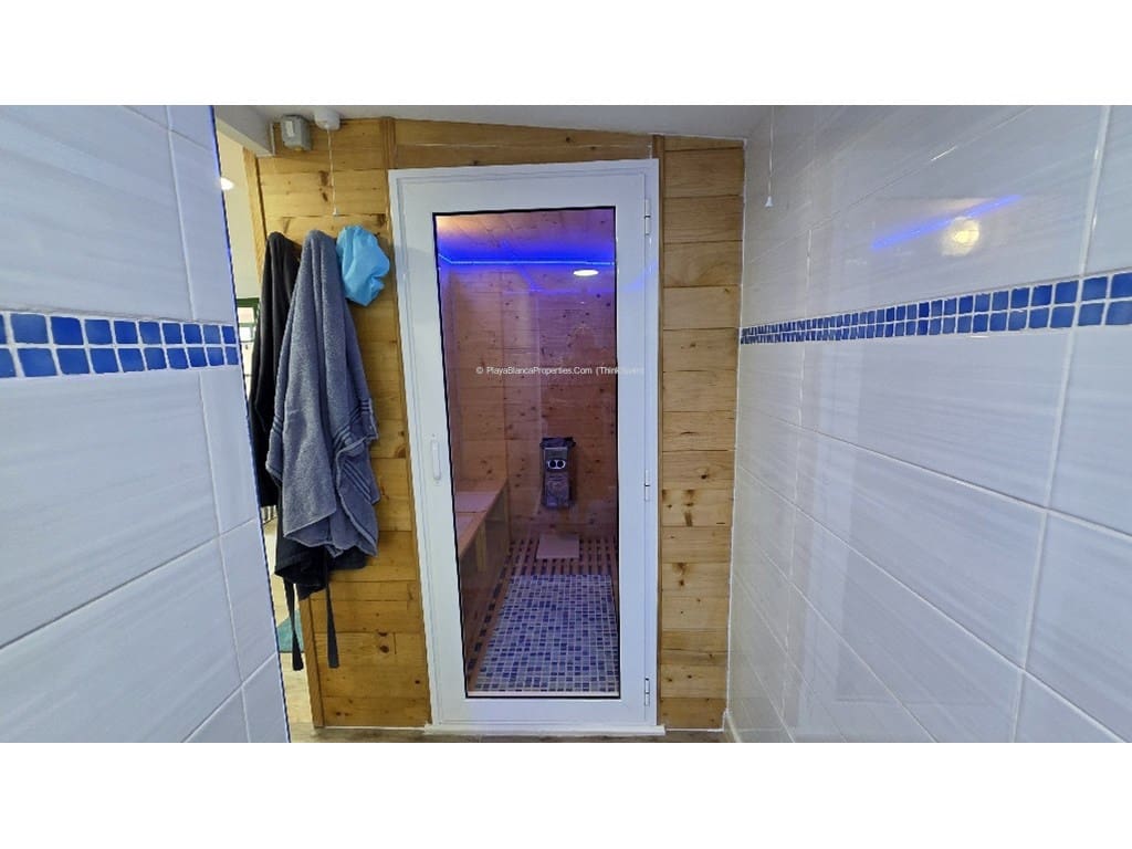 2 sypialnia Bungalow na sprzedaż w Playa Blanca z basenem - 385 000 € (Ref: 10008236)