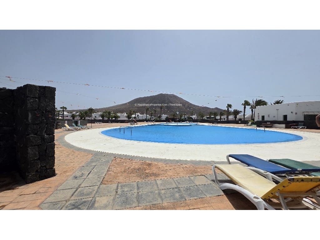 2 sypialnia Bungalow na sprzedaż w Playa Blanca z basenem - 385 000 € (Ref: 10008236)