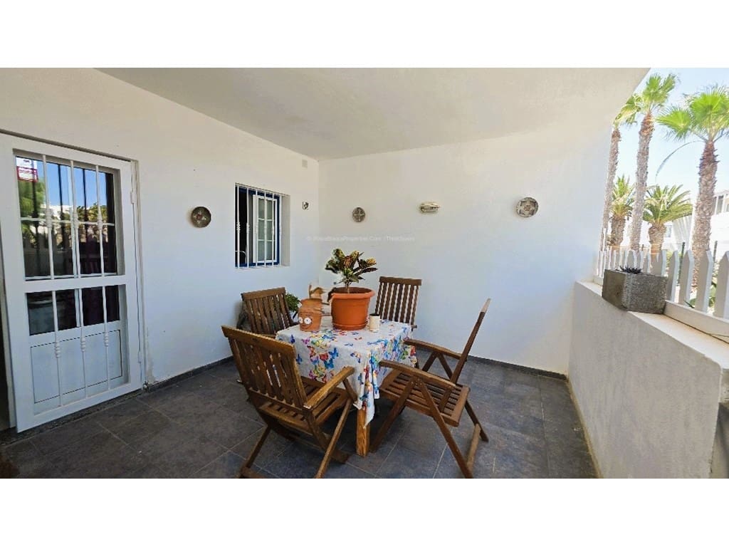 2 slaapkamer Appartement te koop in Playa Blanca - € 225.000 (Ref: 10033350)