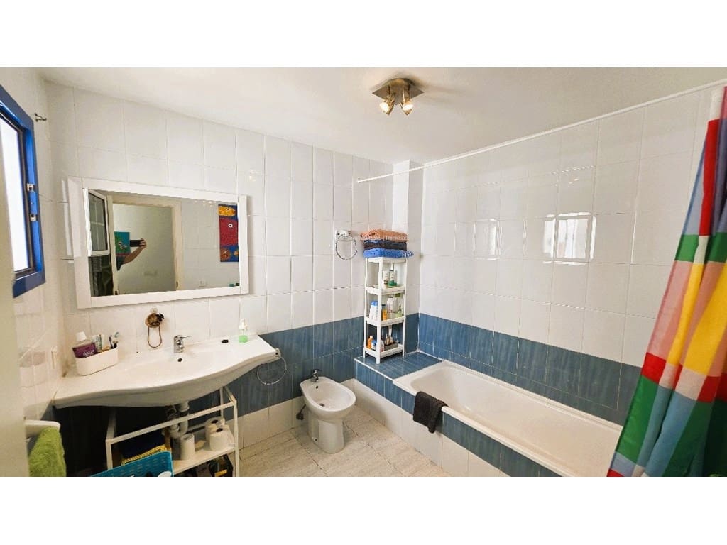 2 slaapkamer Appartement te koop in Playa Blanca - € 225.000 (Ref: 10033350)