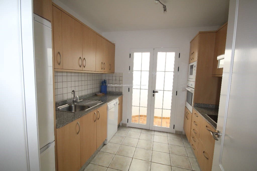 3 soveværelse Villa til salg i Playa Blanca med swimmingpool garage - € 469.000 (Ref: 7197000)