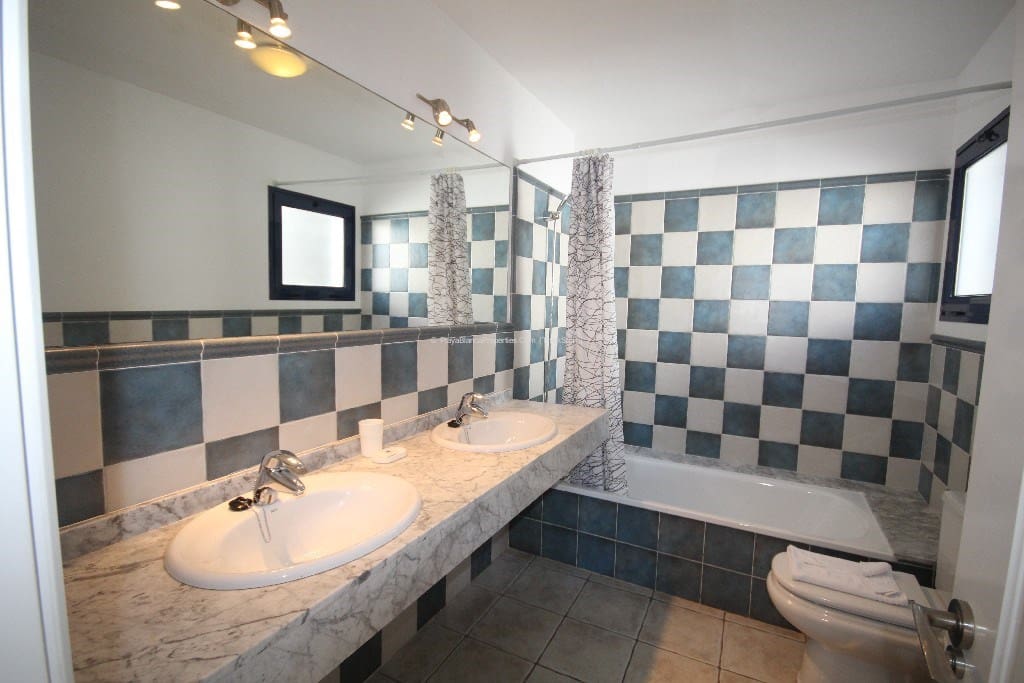 3 soveværelse Villa til salg i Playa Blanca med swimmingpool garage - € 469.000 (Ref: 7197000)