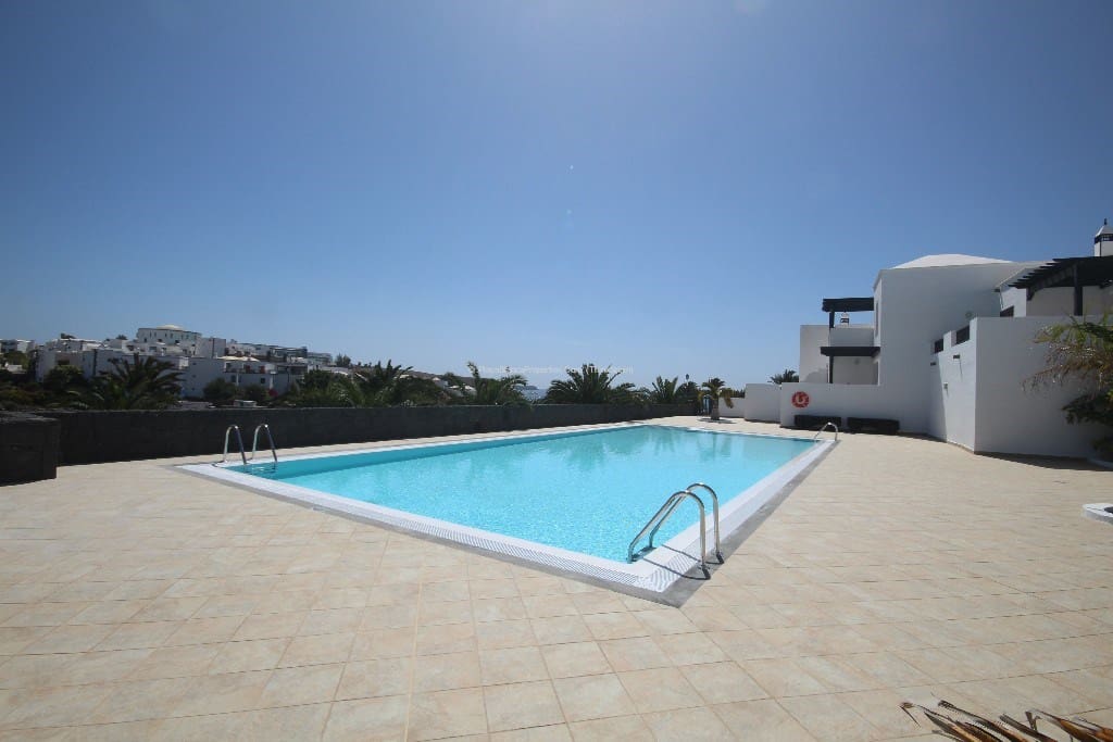 2 bedroom Villa for rent in Playa Blanca with pool - € 1,600 (Ref: 7368222)