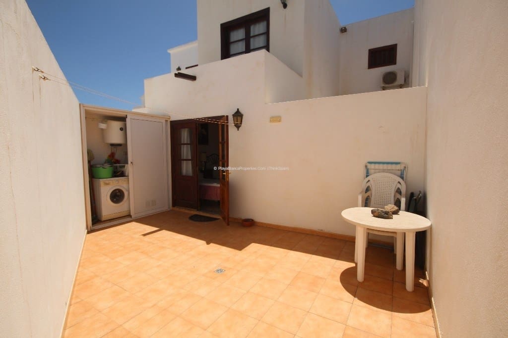 3 bedroom Villa for rent in Playa Blanca with pool garage - € 1,600 (Ref: 7898280)