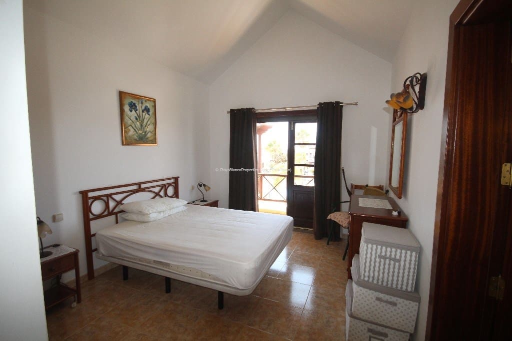 3 bedroom Villa for rent in Playa Blanca with pool garage - € 1,600 (Ref: 7898280)