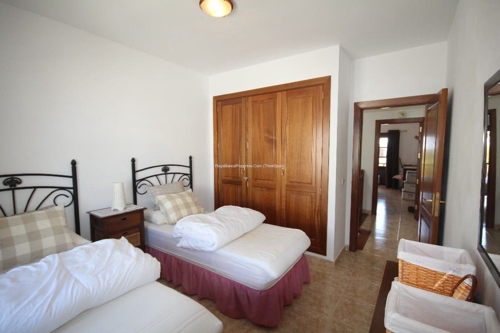 3 bedroom Villa for rent in Playa Blanca with pool garage - € 1,600 (Ref: 7898280)