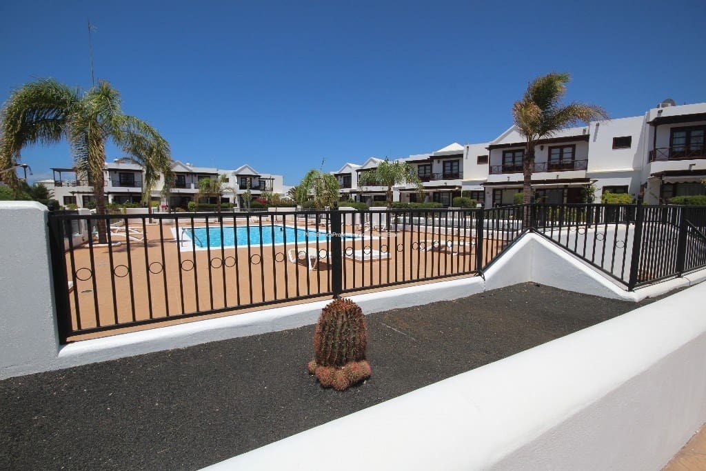 3 bedroom Villa for rent in Playa Blanca with pool garage - € 1,600 (Ref: 7898280)