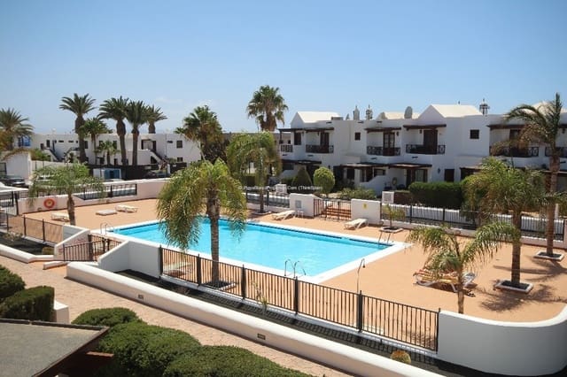 3 bedroom Villa for rent in Playa Blanca, Yaiza with pool garage - € 1,600 (Ref: 7898280)