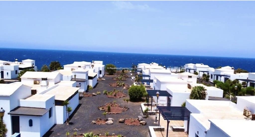 2 soveværelse Bungalow til salg i Playa Blanca med swimmingpool - € 275.000 (Ref: 8575782)