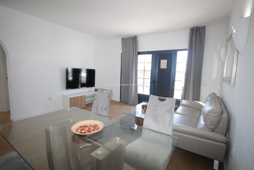 2 soveværelse Bungalow til salg i Playa Blanca med swimmingpool - € 275.000 (Ref: 8575782)