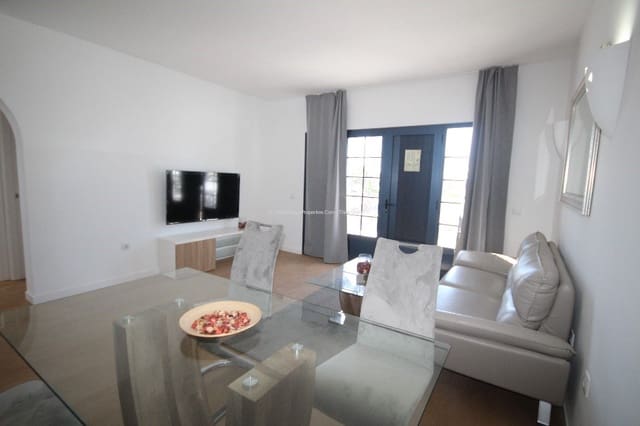 2 soveværelse Bungalow til salg i Playa Blanca, Yaiza med swimmingpool - € 275.000 (Ref: 8575782)