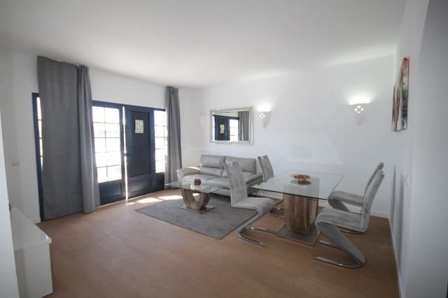 2 soveværelse Bungalow til salg i Playa Blanca, Yaiza med swimmingpool - € 275.000 (Ref: 8575782)