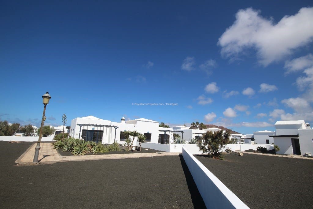 2 soveværelse Bungalow til salg i Playa Blanca med swimmingpool - € 275.000 (Ref: 8575782)