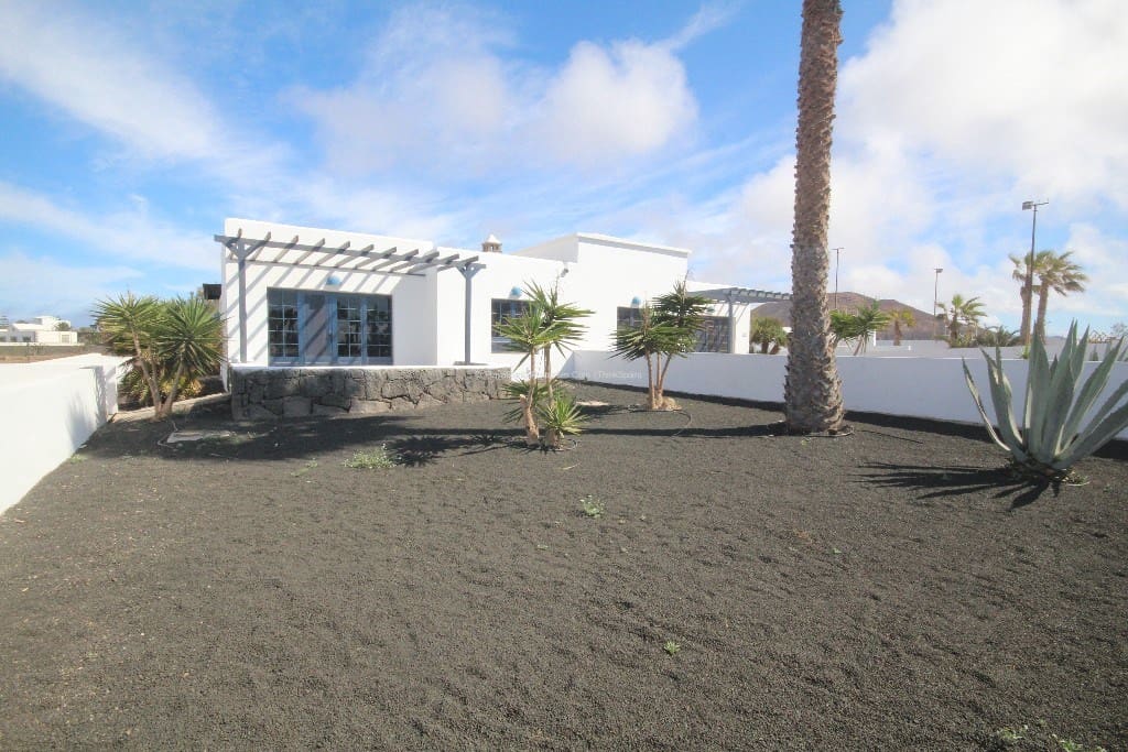 2 soveværelse Bungalow til salg i Playa Blanca med swimmingpool - € 275.000 (Ref: 8575782)
