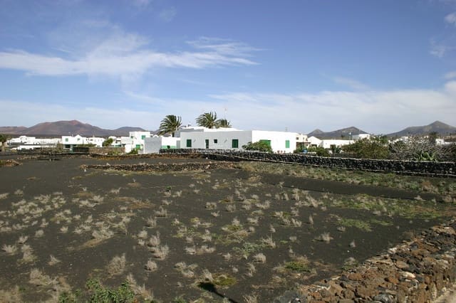 Grunde uden byggetilladelser til salg i Yaiza - € 159.000 (Ref: 8666428)