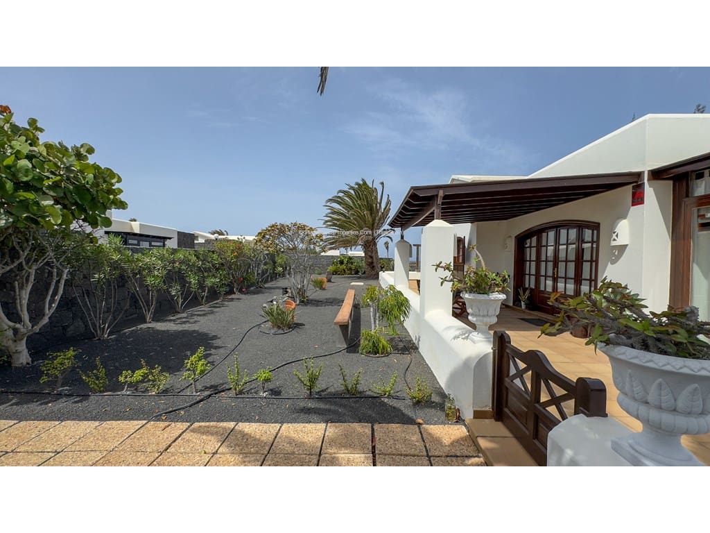 2 soveværelse Villa til salg i Playa Blanca med swimmingpool - € 480.000 (Ref: 9261925)