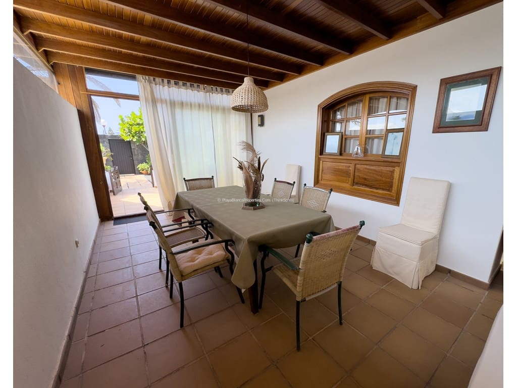 2 soveværelse Villa til salg i Playa Blanca med swimmingpool - € 480.000 (Ref: 9261925)