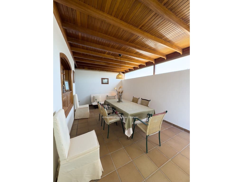 2 soveværelse Villa til salg i Playa Blanca med swimmingpool - € 480.000 (Ref: 9261925)