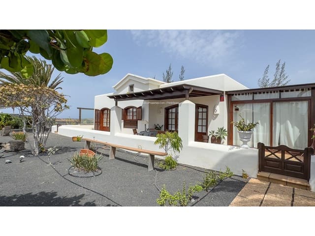 2 soveværelse Villa til salg i Playa Blanca, Yaiza med swimmingpool - € 480.000 (Ref: 9261925)