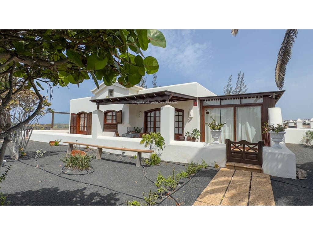 2 soveværelse Villa til salg i Playa Blanca med swimmingpool - € 480.000 (Ref: 9261925)