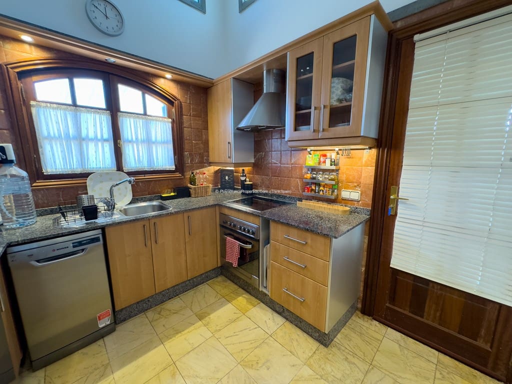 2 soveværelse Villa til salg i Playa Blanca med swimmingpool - € 480.000 (Ref: 9261925)