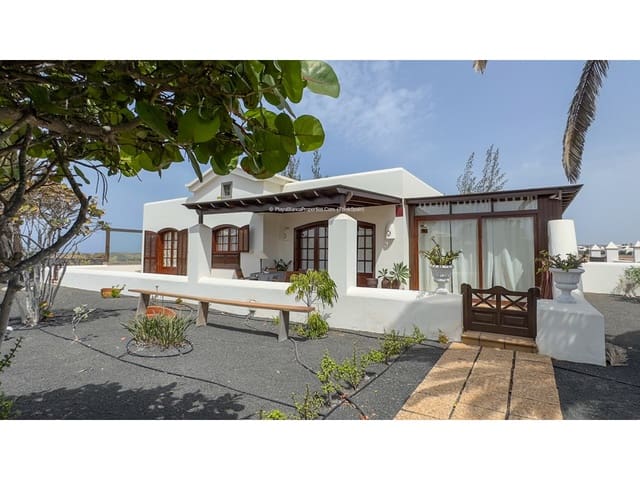 2 soveværelse Villa til salg i Playa Blanca, Yaiza med swimmingpool - € 480.000 (Ref: 9261925)