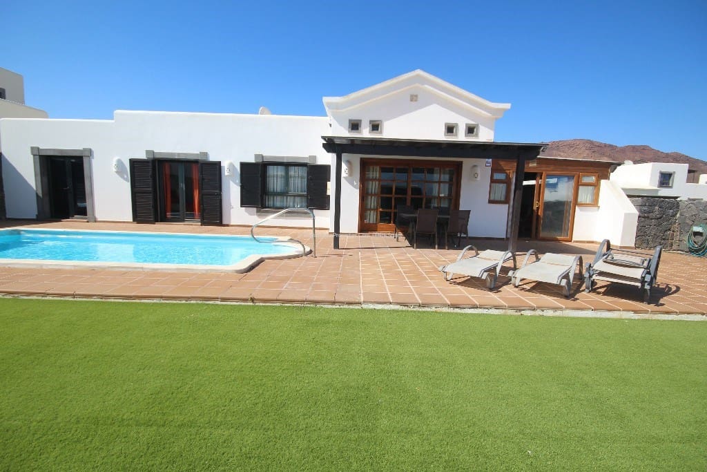 2 sovrum Villa att hyra i Playa Blanca med pool - 2 000 € (Ref: 9294071)