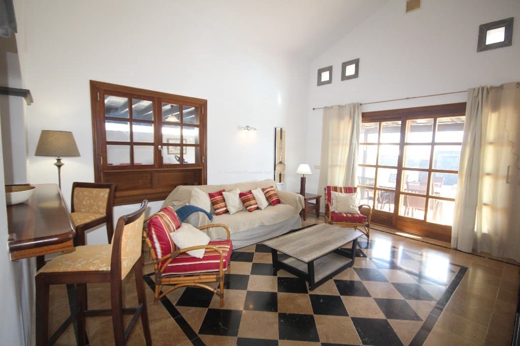 2 sovrum Villa att hyra i Playa Blanca med pool - 2 000 € (Ref: 9294071)