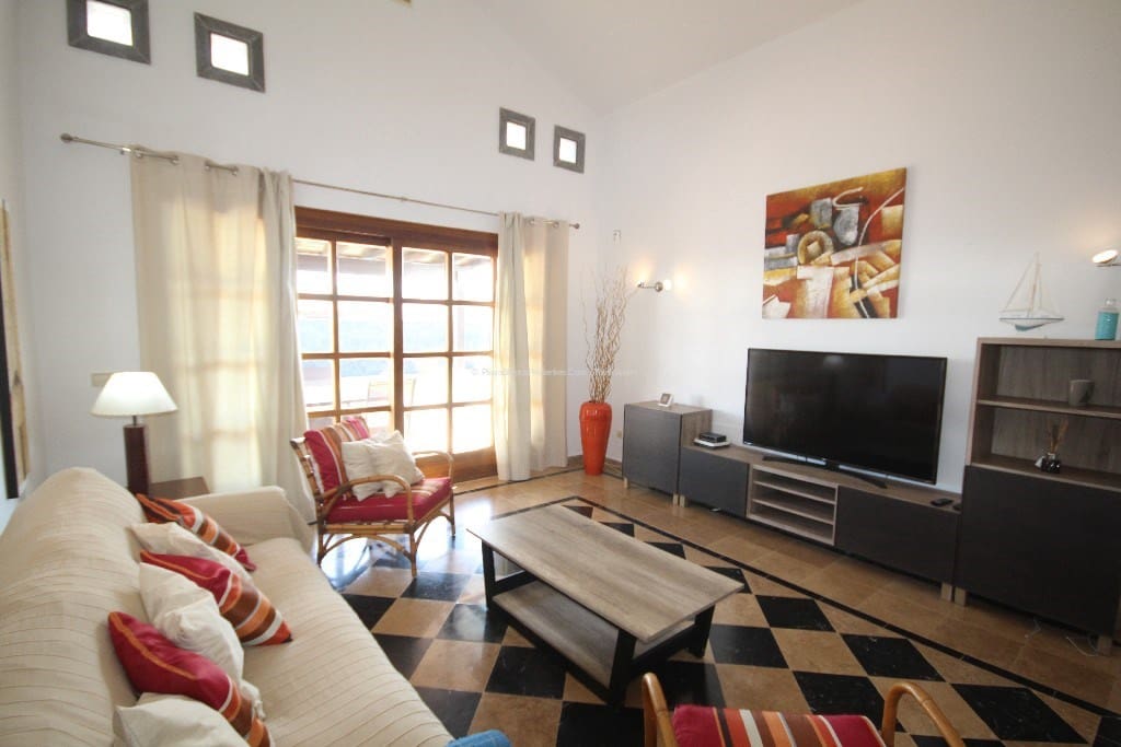 2 sovrum Villa att hyra i Playa Blanca med pool - 2 000 € (Ref: 9294071)