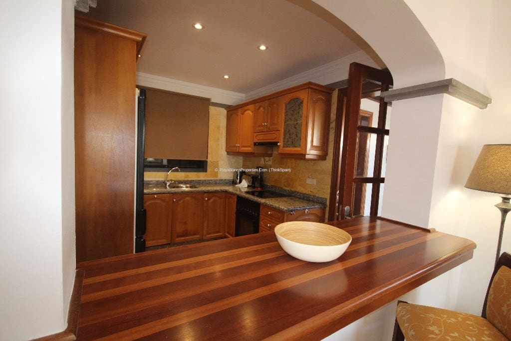 2 sovrum Villa att hyra i Playa Blanca med pool - 2 000 € (Ref: 9294071)