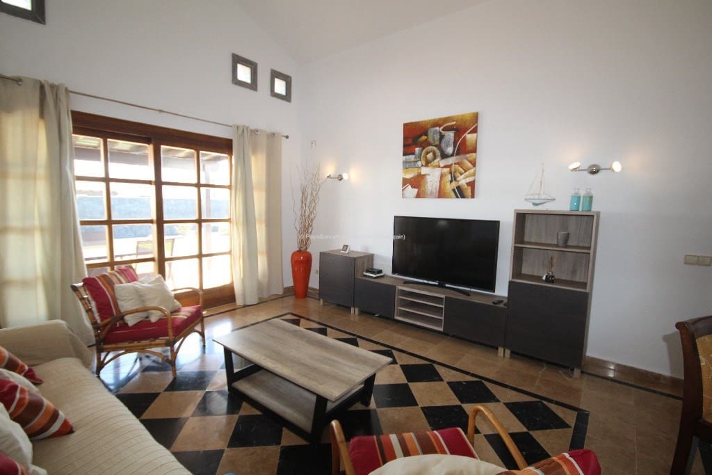 2 sovrum Villa att hyra i Playa Blanca med pool - 2 000 € (Ref: 9294071)