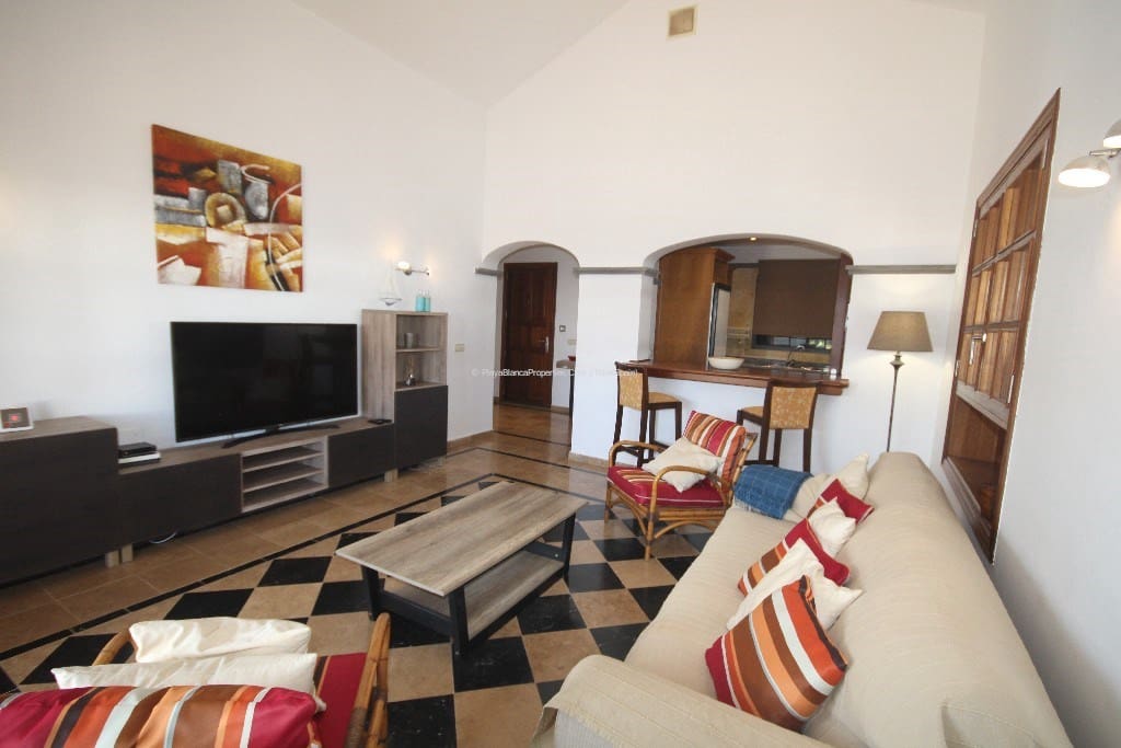 2 sovrum Villa att hyra i Playa Blanca med pool - 2 000 € (Ref: 9294071)