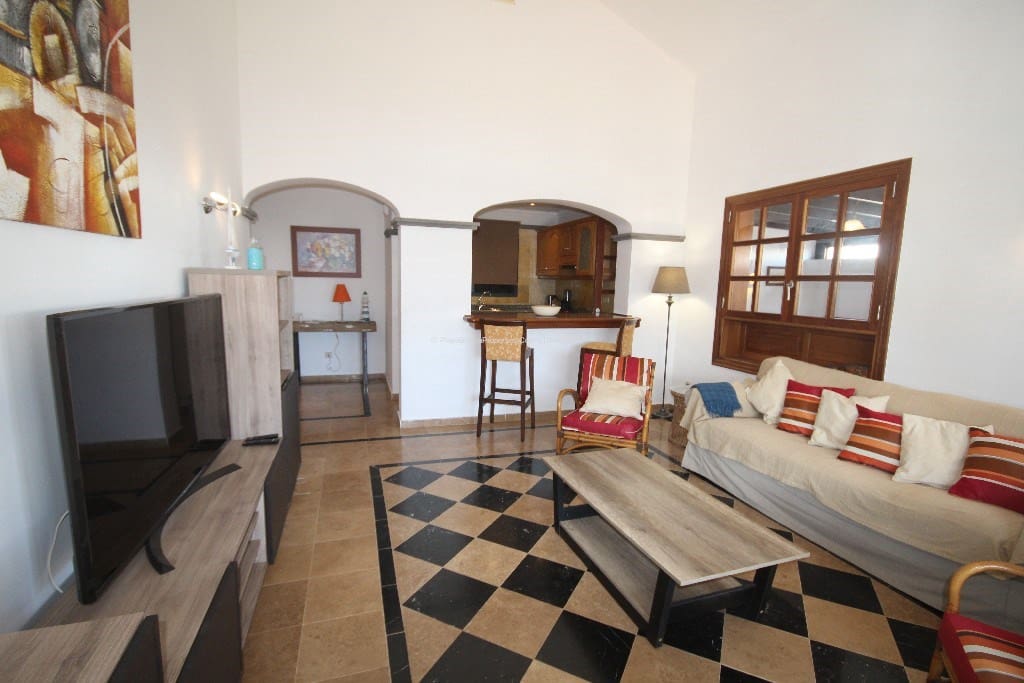 2 sovrum Villa att hyra i Playa Blanca med pool - 2 000 € (Ref: 9294071)