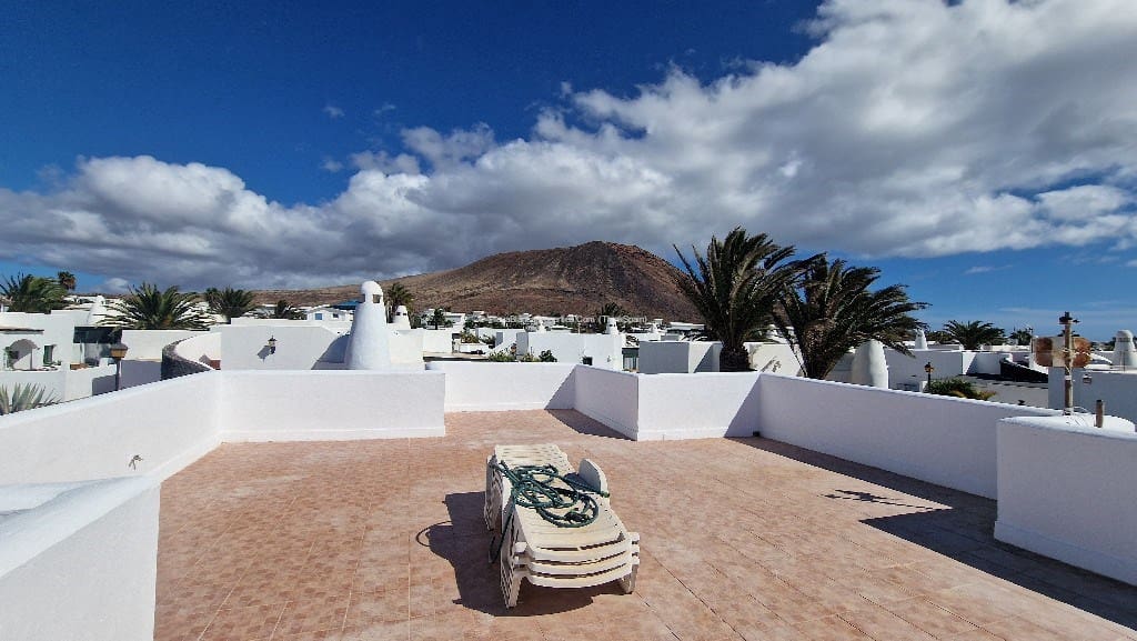 Bungalow de 3 habitaciones en Playa Blanca en venta con piscina - 295.000 € (Ref: 9343881)