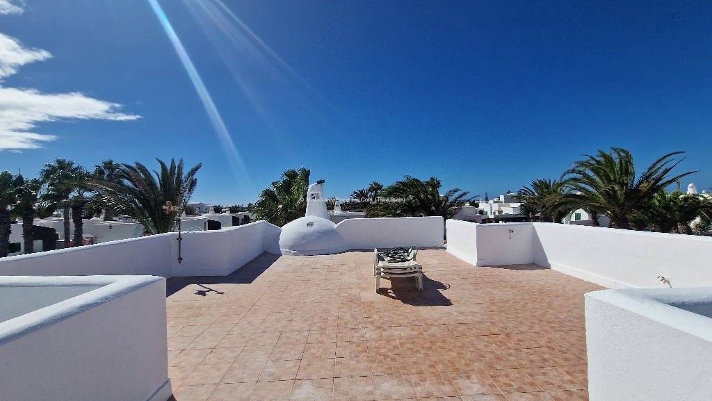 Bungalow de 3 habitaciones en Playa Blanca en venta con piscina - 295.000 € (Ref: 9343881)