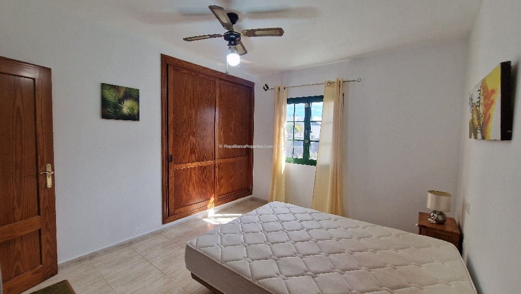 Bungalow de 3 habitaciones en Playa Blanca en venta con piscina - 295.000 € (Ref: 9343881)