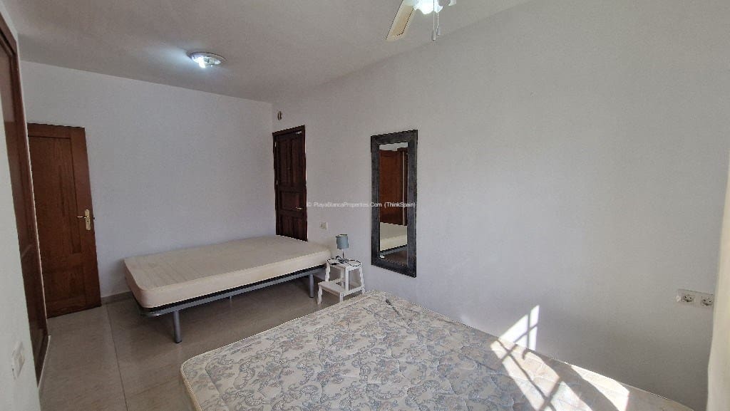 Bungalow de 3 habitaciones en Playa Blanca en venta con piscina - 295.000 € (Ref: 9343881)