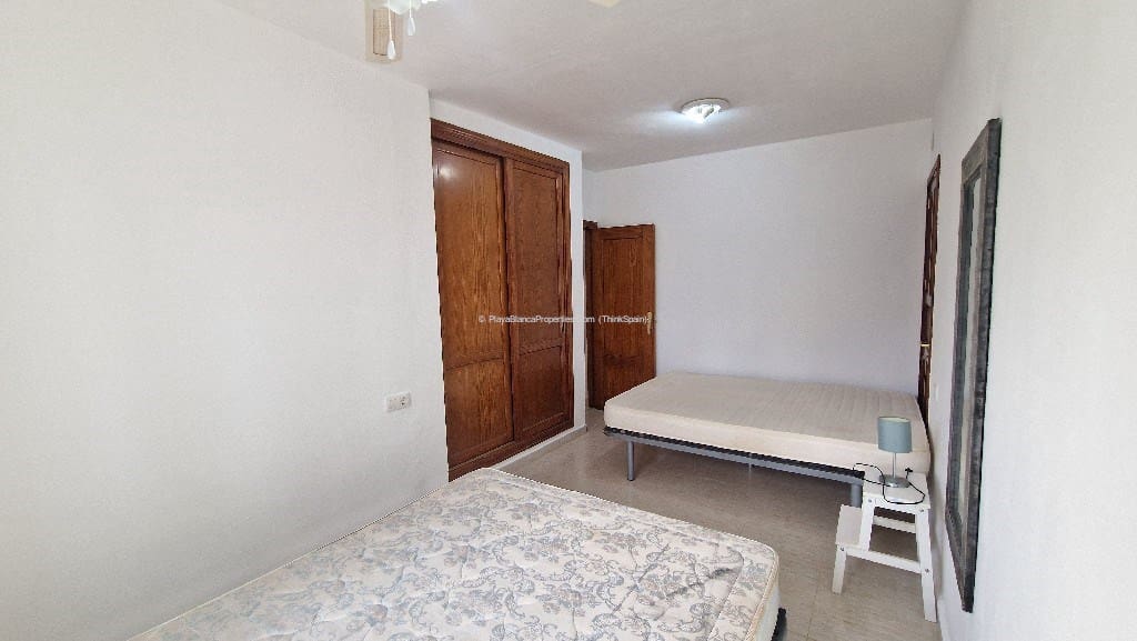 Bungalow de 3 habitaciones en Playa Blanca en venta con piscina - 295.000 € (Ref: 9343881)