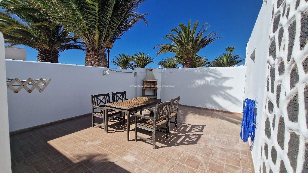 Bungalow de 3 habitaciones en Playa Blanca en venta con piscina - 295.000 € (Ref: 9343881)