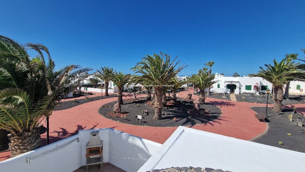Bungalow de 3 habitaciones en Playa Blanca en venta con piscina - 295.000 € (Ref: 9343881)