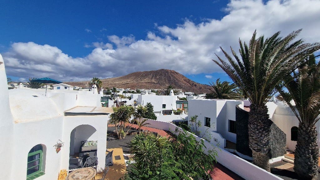 Bungalow de 3 habitaciones en Playa Blanca en venta con piscina - 295.000 € (Ref: 9343881)