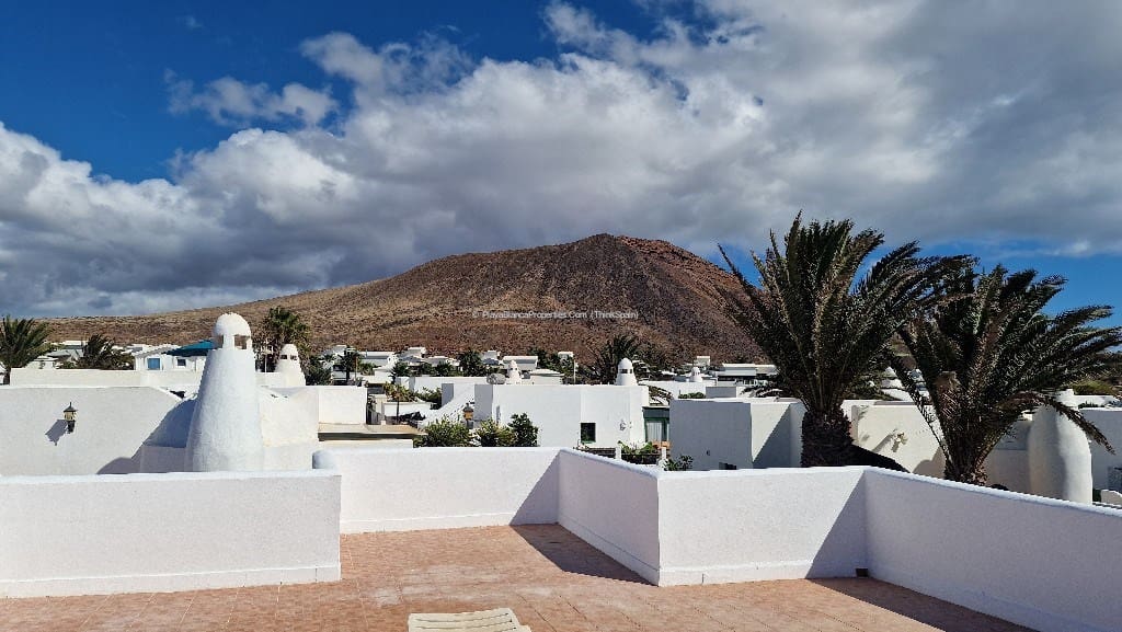 Bungalow de 3 habitaciones en Playa Blanca en venta con piscina - 295.000 € (Ref: 9343881)